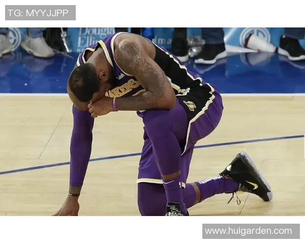 足球明星巧用筷子品尝美食展现生活另一面引发球迷热议