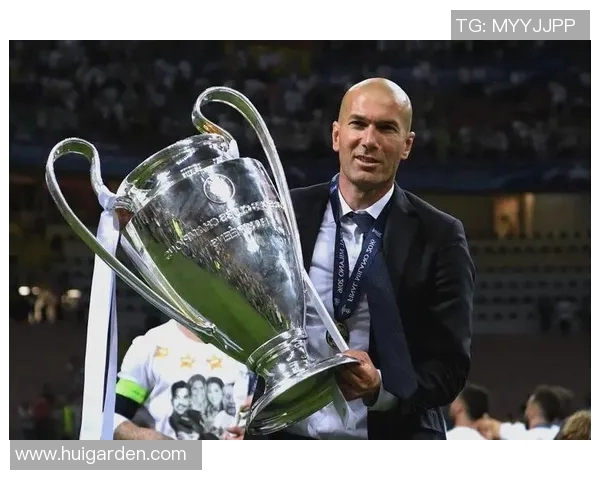 足球明星签名齐达内的传奇故事与辉煌成就揭秘